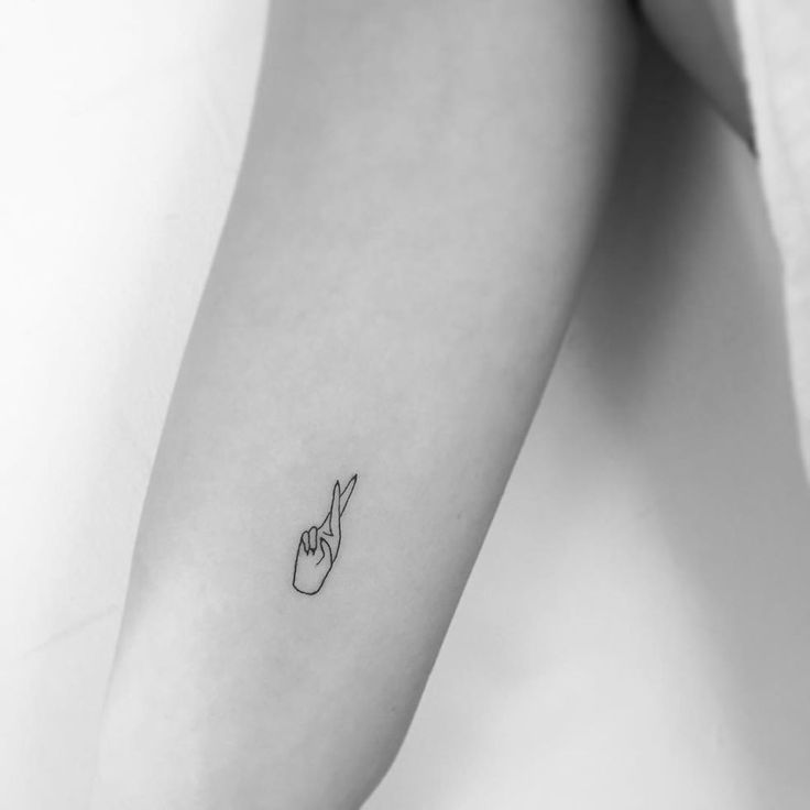 11 Tiny Tiny Tattoo Design Ideas Small Tattoos Love Em Or Leave Em