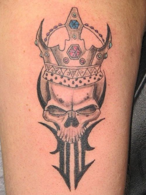 15 Unique Crown Tattoo Designs To Embrace Royalty