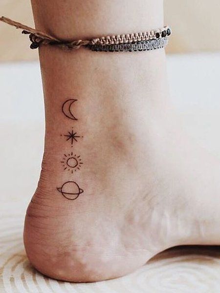 20 Dreamy Moon Tattoo Designs Meaning The Trend Spotter