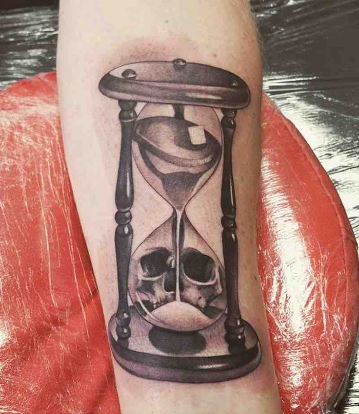 21 Timeless Hourglasstattoos Hourglass Tattoo Tattoos For Guys Neo