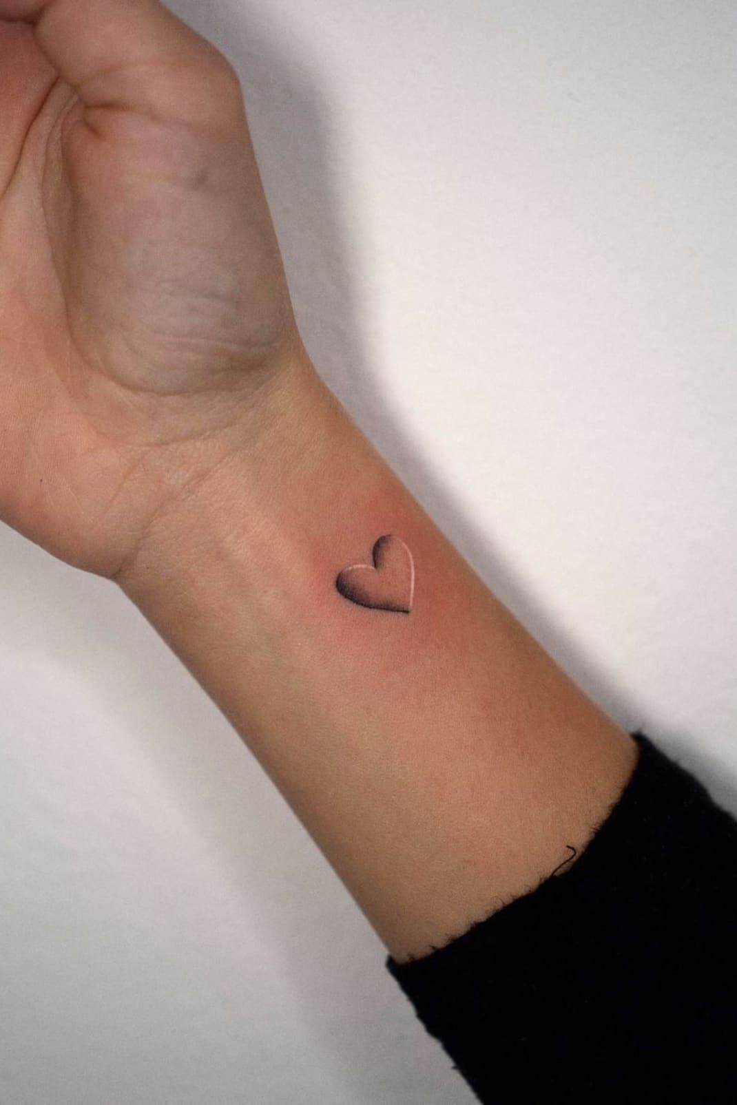 24 Simple Small Heart Tattoo Design For Woman On Valentine S Day To