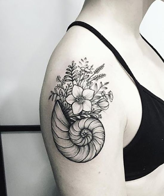 25 Beautiful Seashell Tattoo Designs You Ll Love Seashell Tattoos