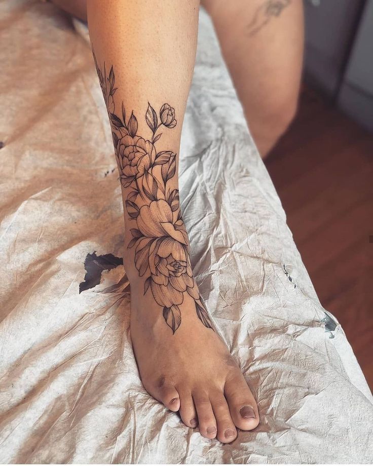 25 Leg Tattoos Ideas For Women