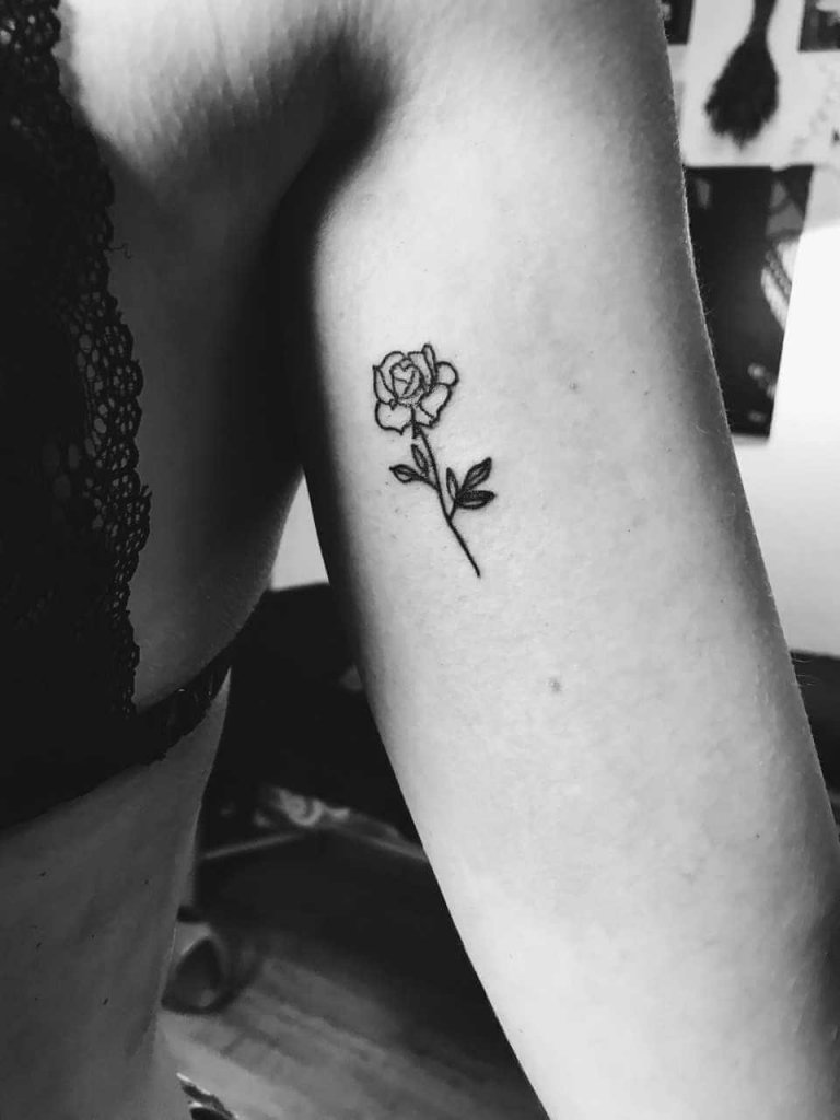 25 Simple Black Rose Tattoo Fannsaimon