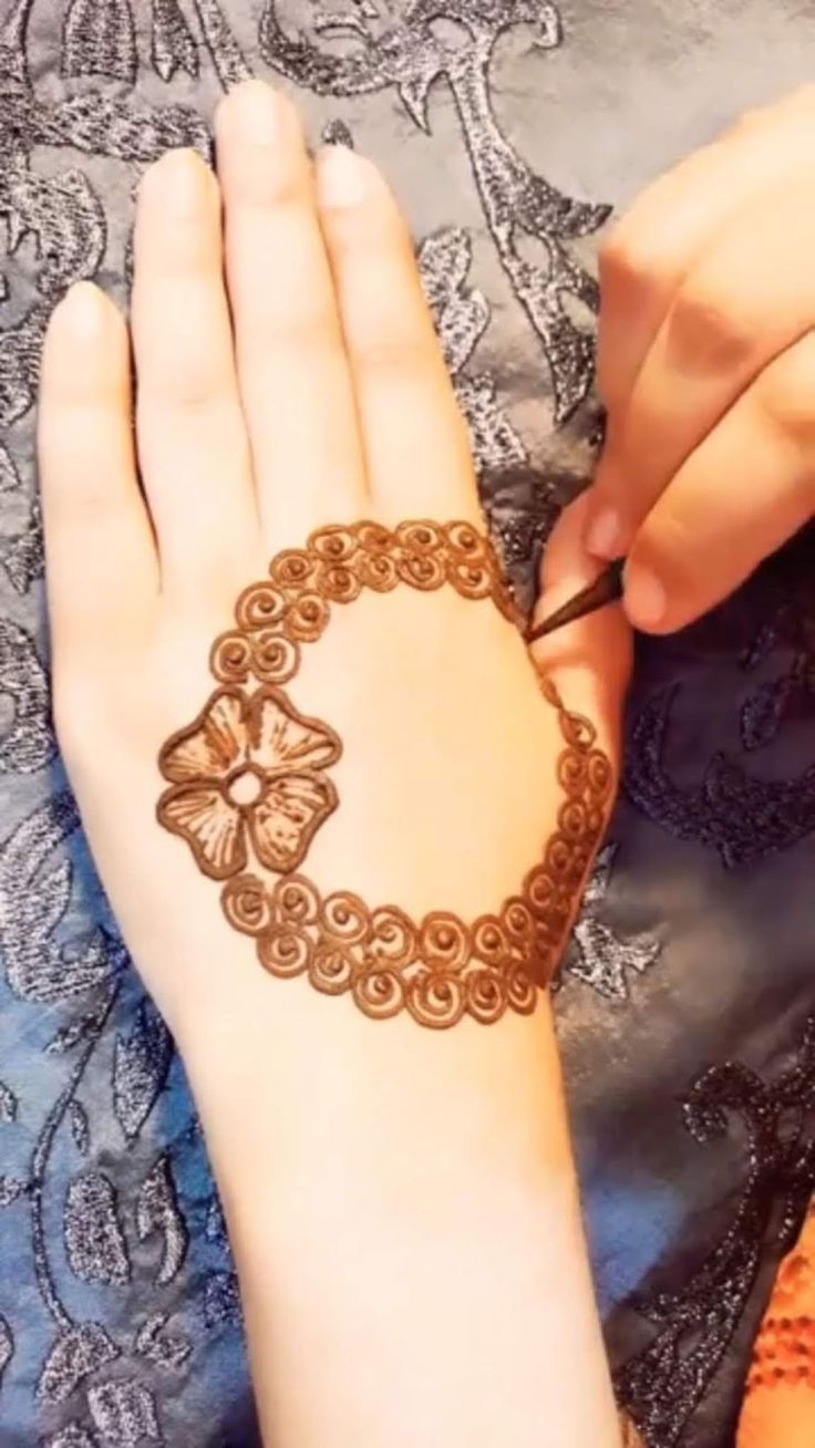 250 Simple Mehndi Designs 2020 For Girls Ladies