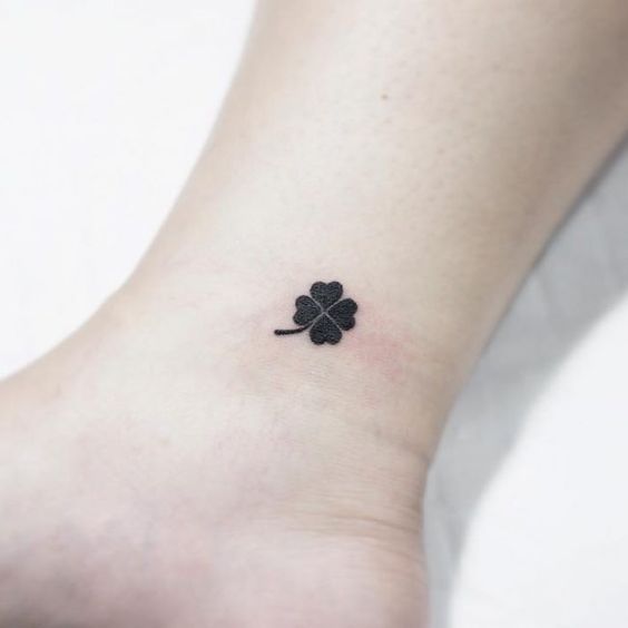 3D Vine Clovers Tattoo On Shoulder Tattoos So Clover Tattoos