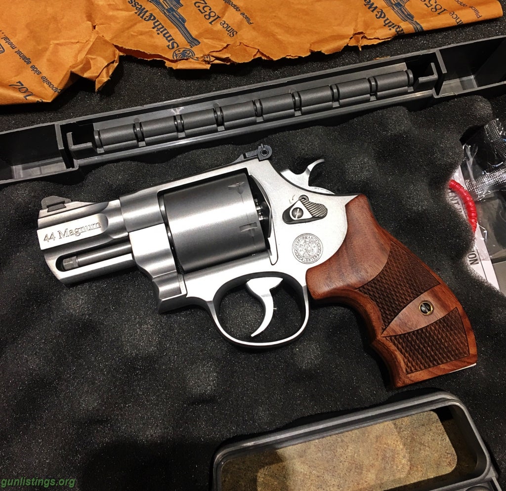 Smith Wesson 44 Magnum Handgun Review