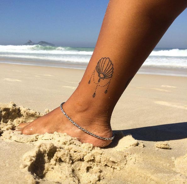 45 Beautiful Seashell Tattoos You Ll Love Tattooblend