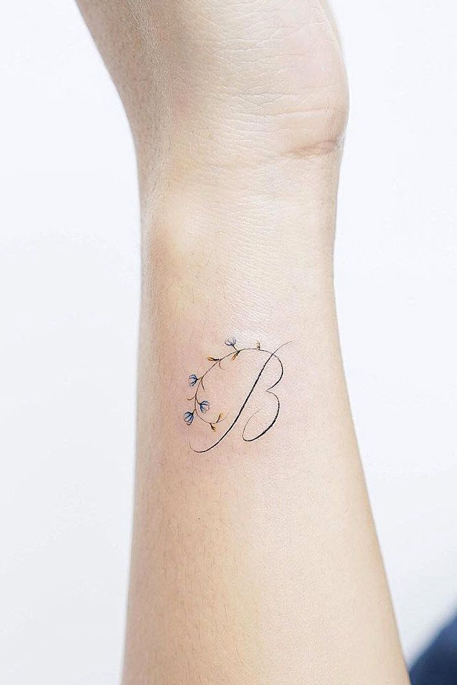 62 Delicate Wrist Tattoos For Your Upcoming Ink Session Cool Wrist Tattoos Wrist Tattoos For