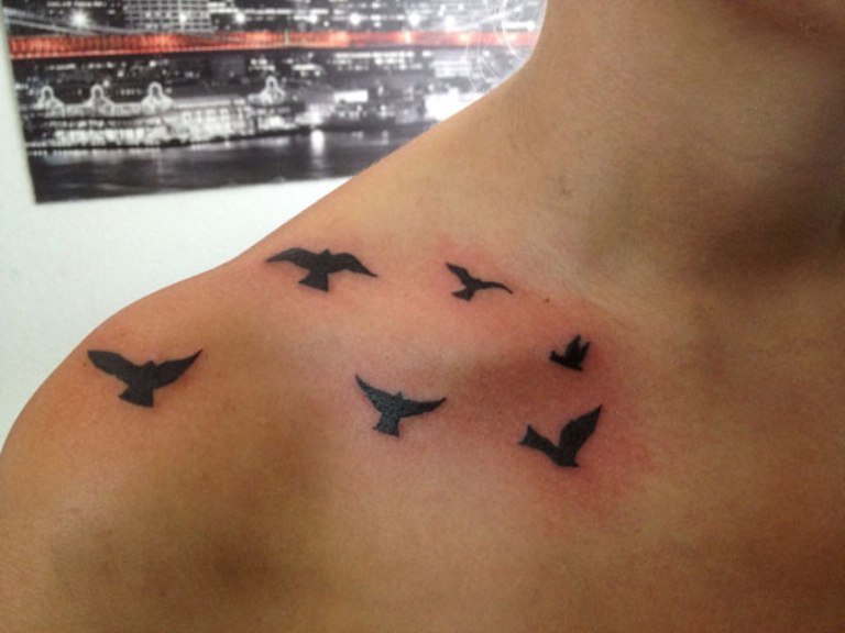 73 Beautiful Birds Shoulder Tattoos