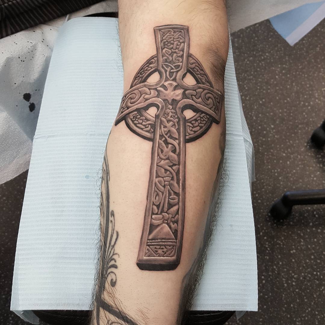 85 Celtic Cross Tattoo Designs Meanings Characteristic Symbol 2019