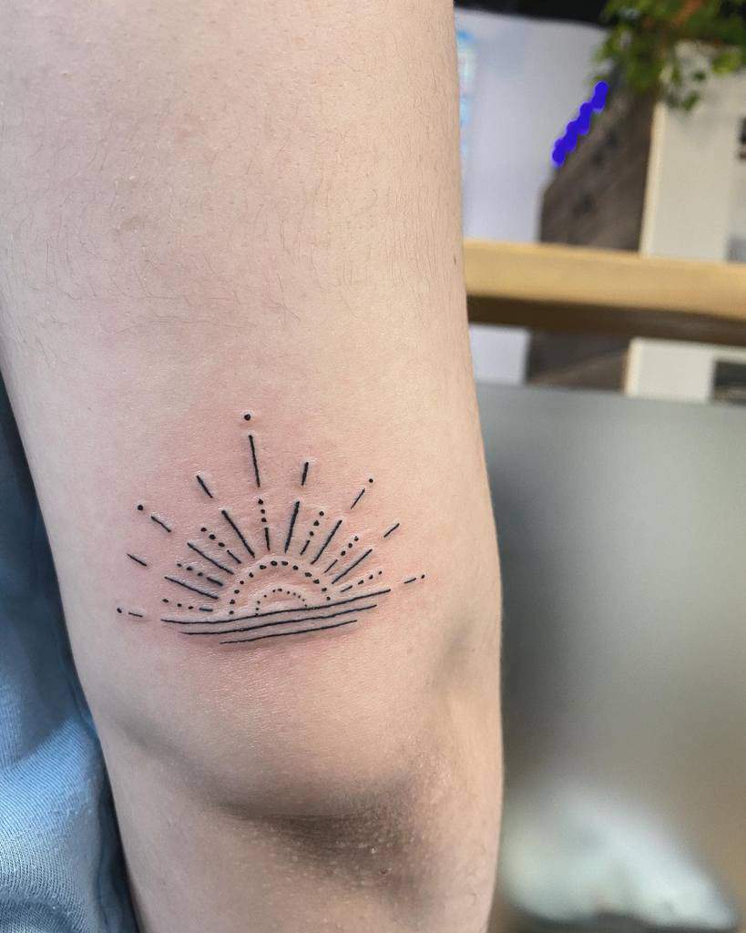 Amazing And Simple Sun Tattoo Design Ideas