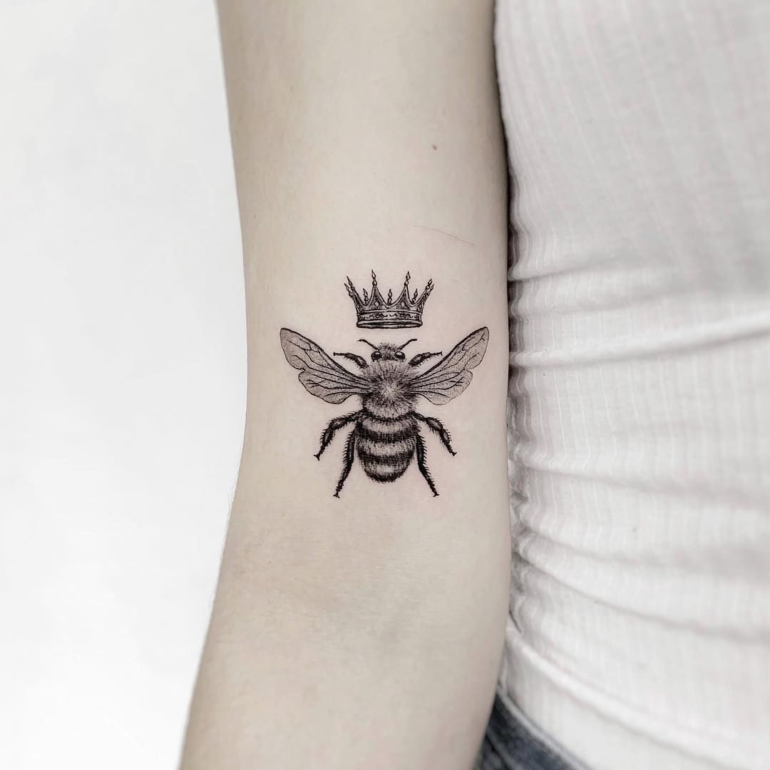 Bumble Bee Tattoo Tattoo Designs For Women