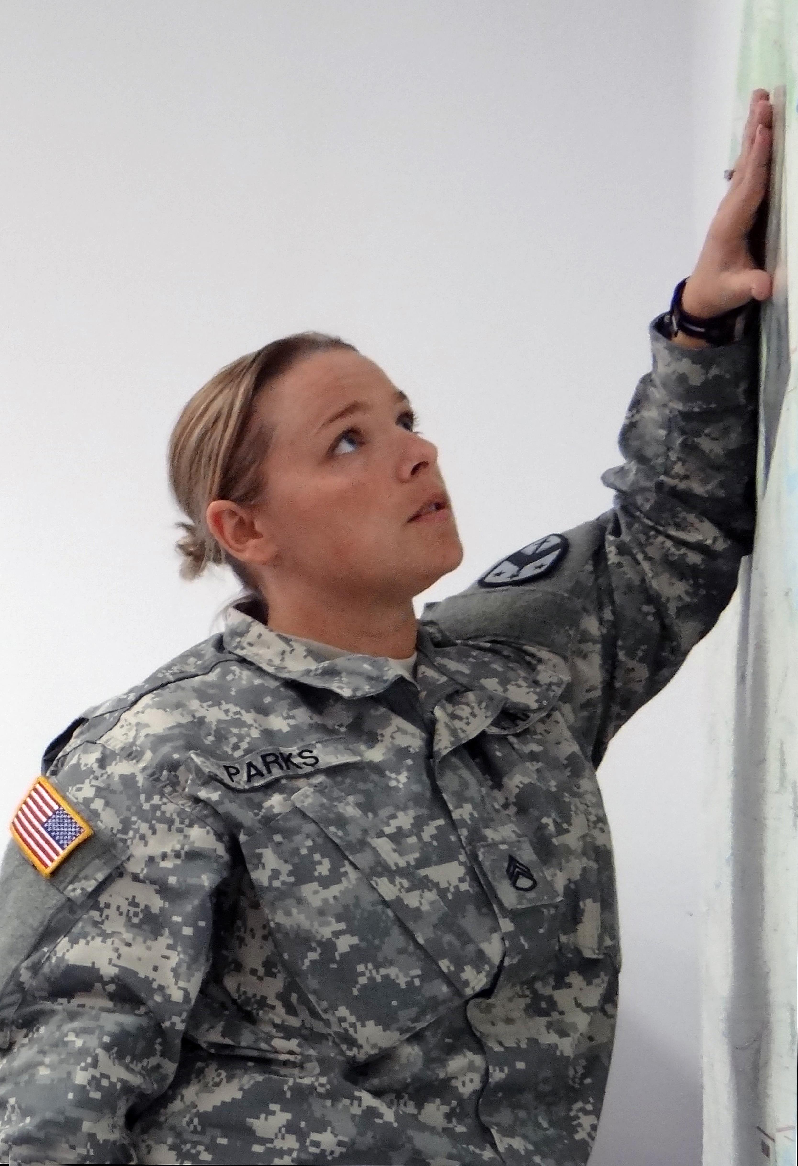 Citizen Warrior Tennessee Army Guard Member Hones Analyst Skills In