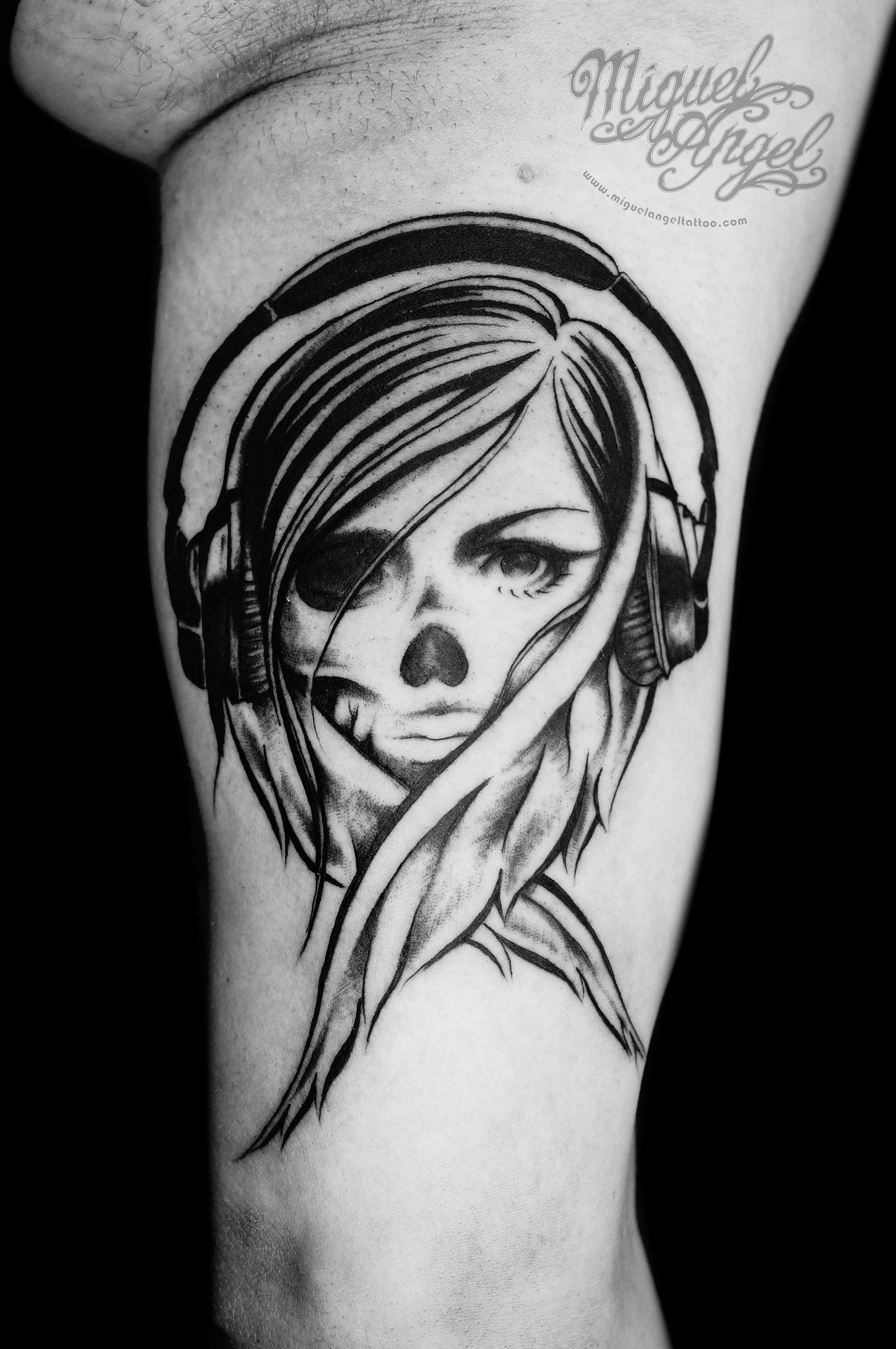 Dj Woman Half Skull W Headphones Design By Usugrow Tattoo Feather