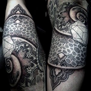 Dotwork Tattoos A Complete Guide With 85 Images Authoritytattoo