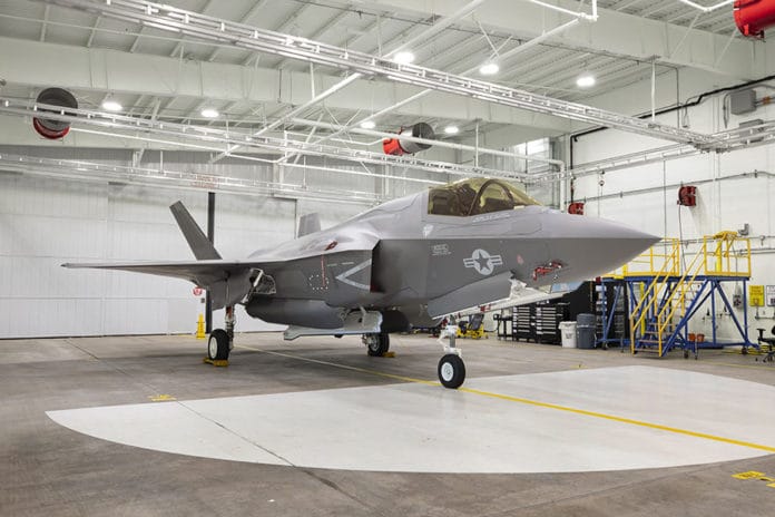 Lockheed Martin Using Robots On F 35 Line In Fort Worth To Cut Costs