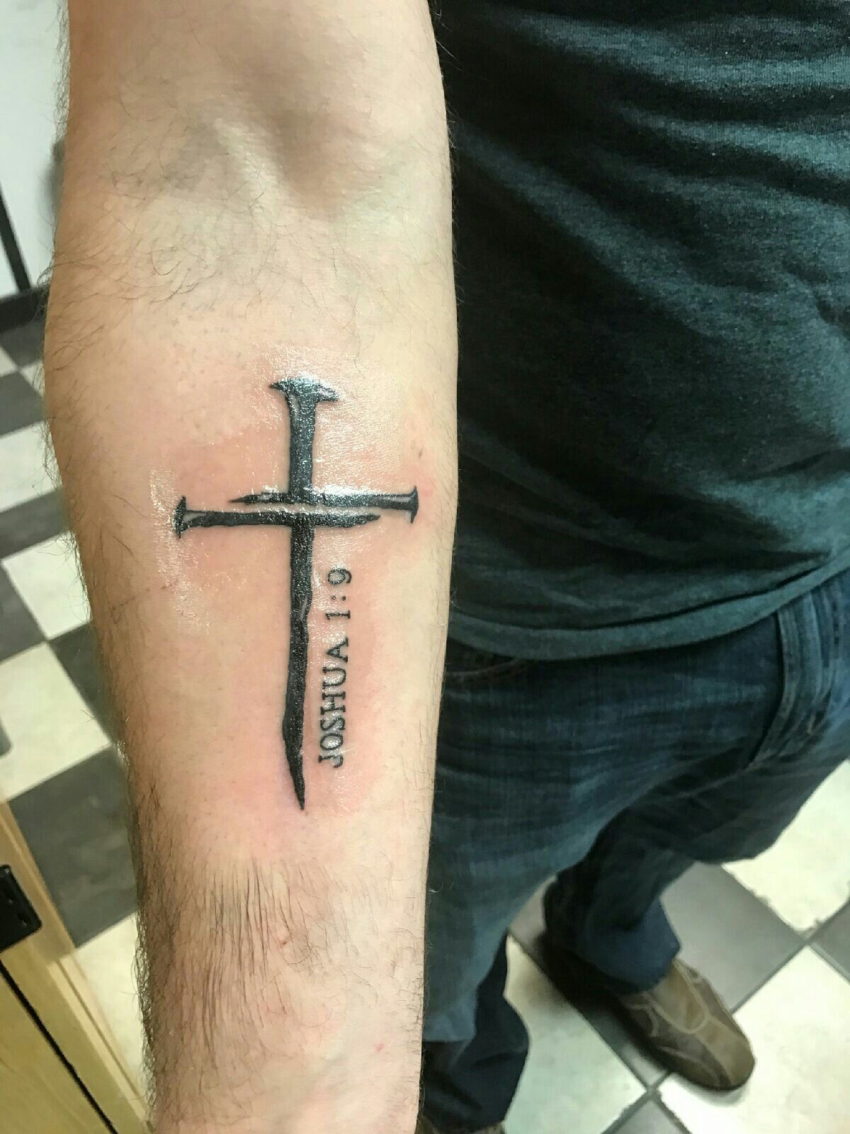 10 Simple Cross Tattoo Designs You'll Love