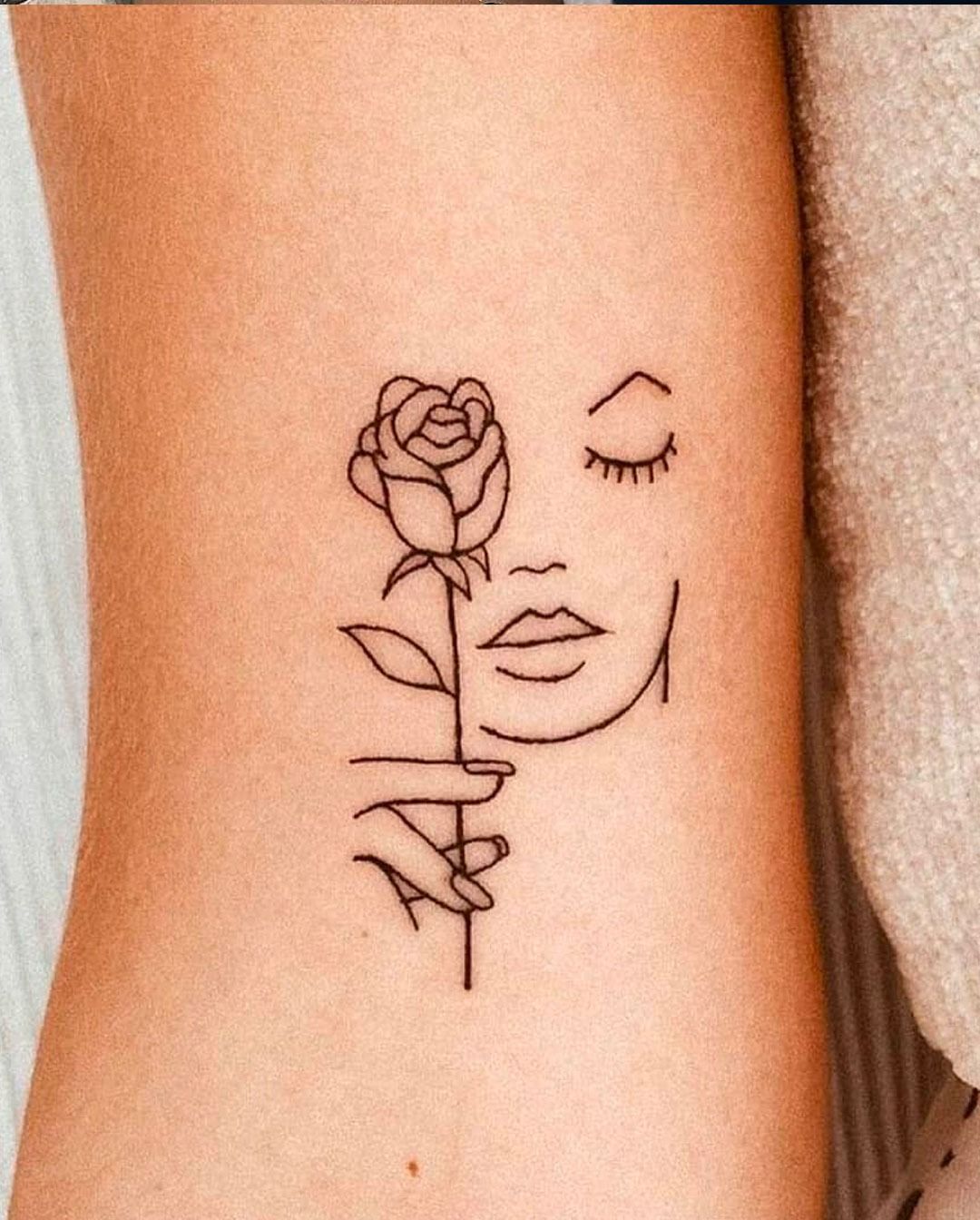 Stunning Tattoo Ideas for Pretty Females