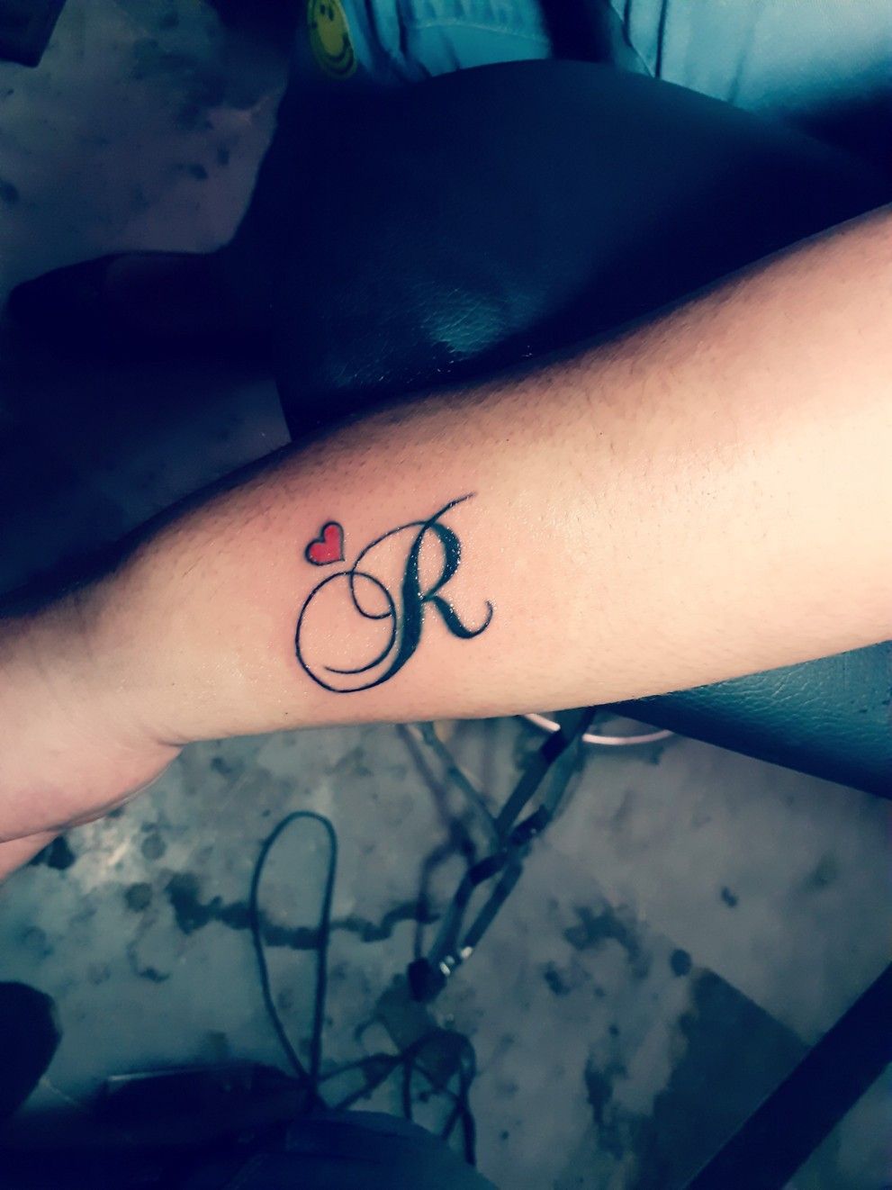 5 Stunning R Letter Tattoo Designs for Your Hand