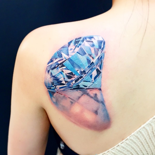 5 Realistic Diamond Tattoo Designs for Your Next Ink