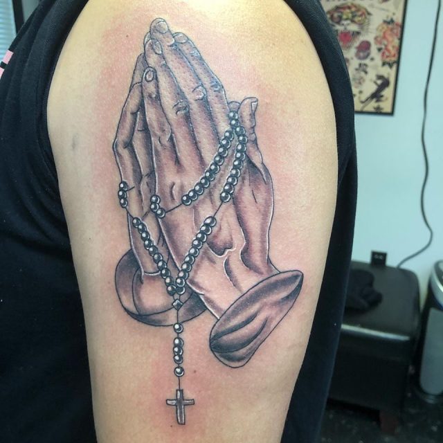 Elegant Rosary Tattoo Designs for Women's Inspiration