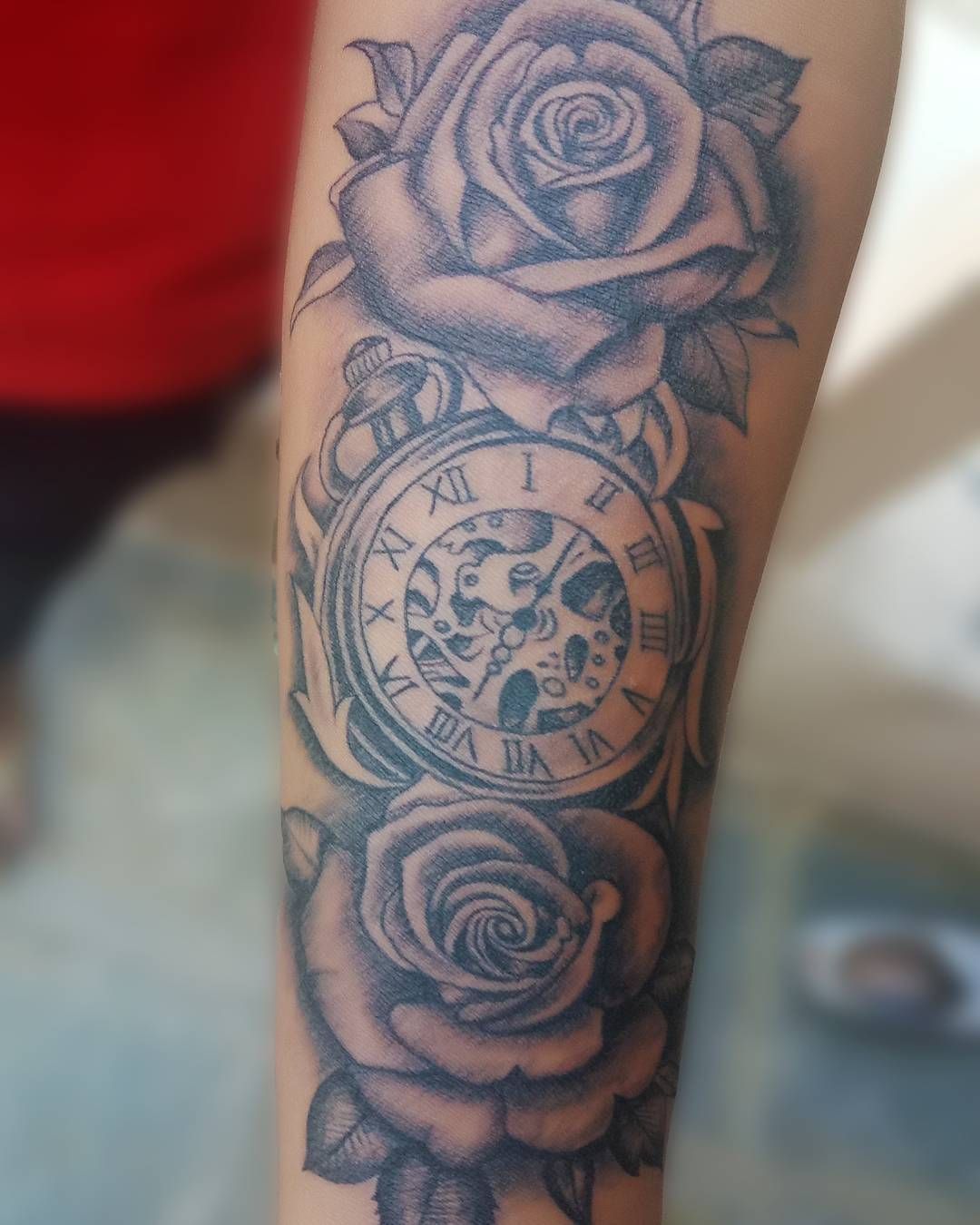 7 Stunning Rose Clock Tattoo Designs You'll Love