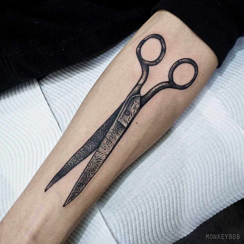 Scissors Tattoo Design