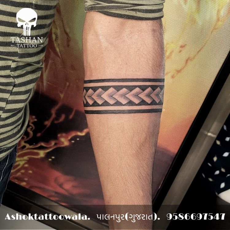 Share More Than 80 Hand Round Tattoo Designs For Guys Super Hot In