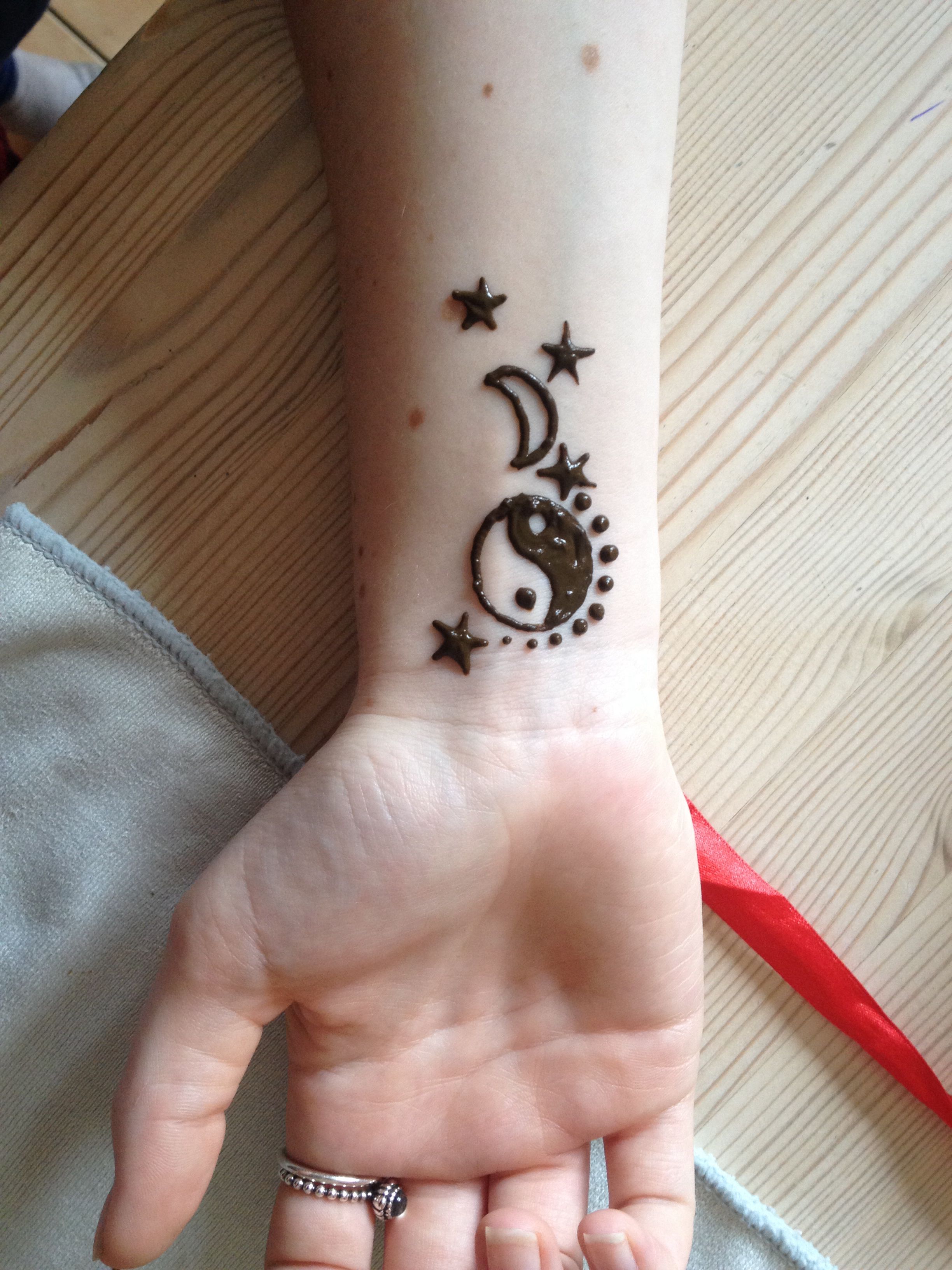 5 Easy Henna Tattoo Ideas for Arm Art