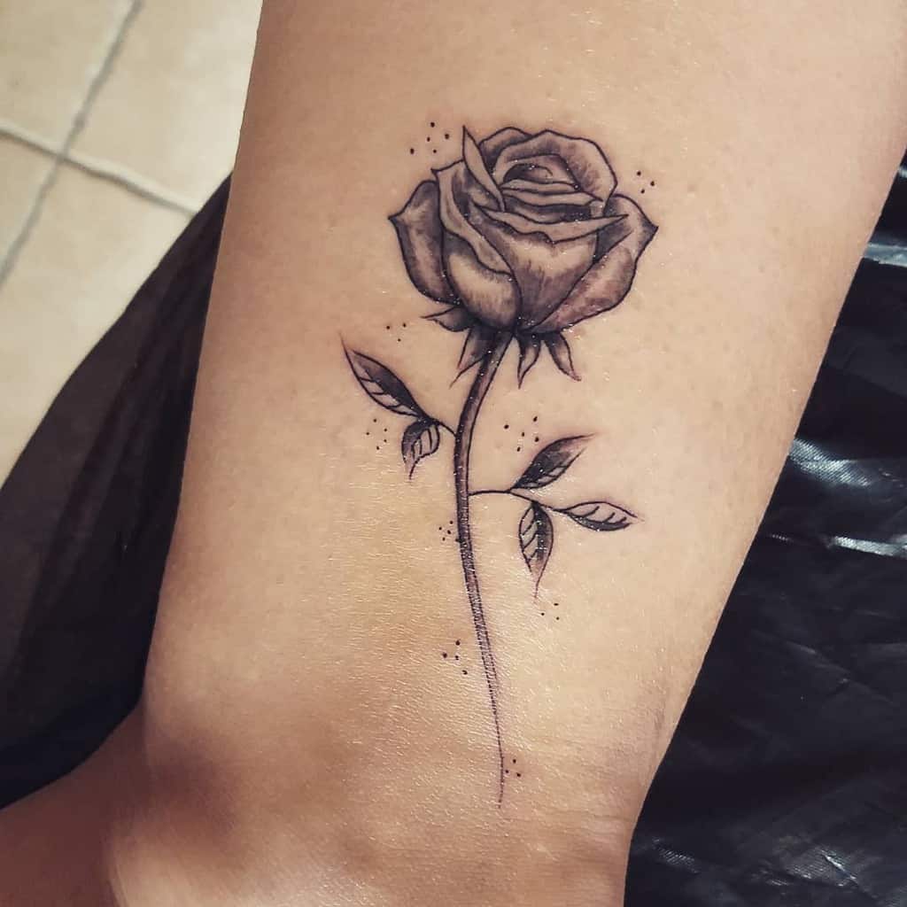 Simple Rose Design Tattoos: Elegant and Timeless Ink Ideas