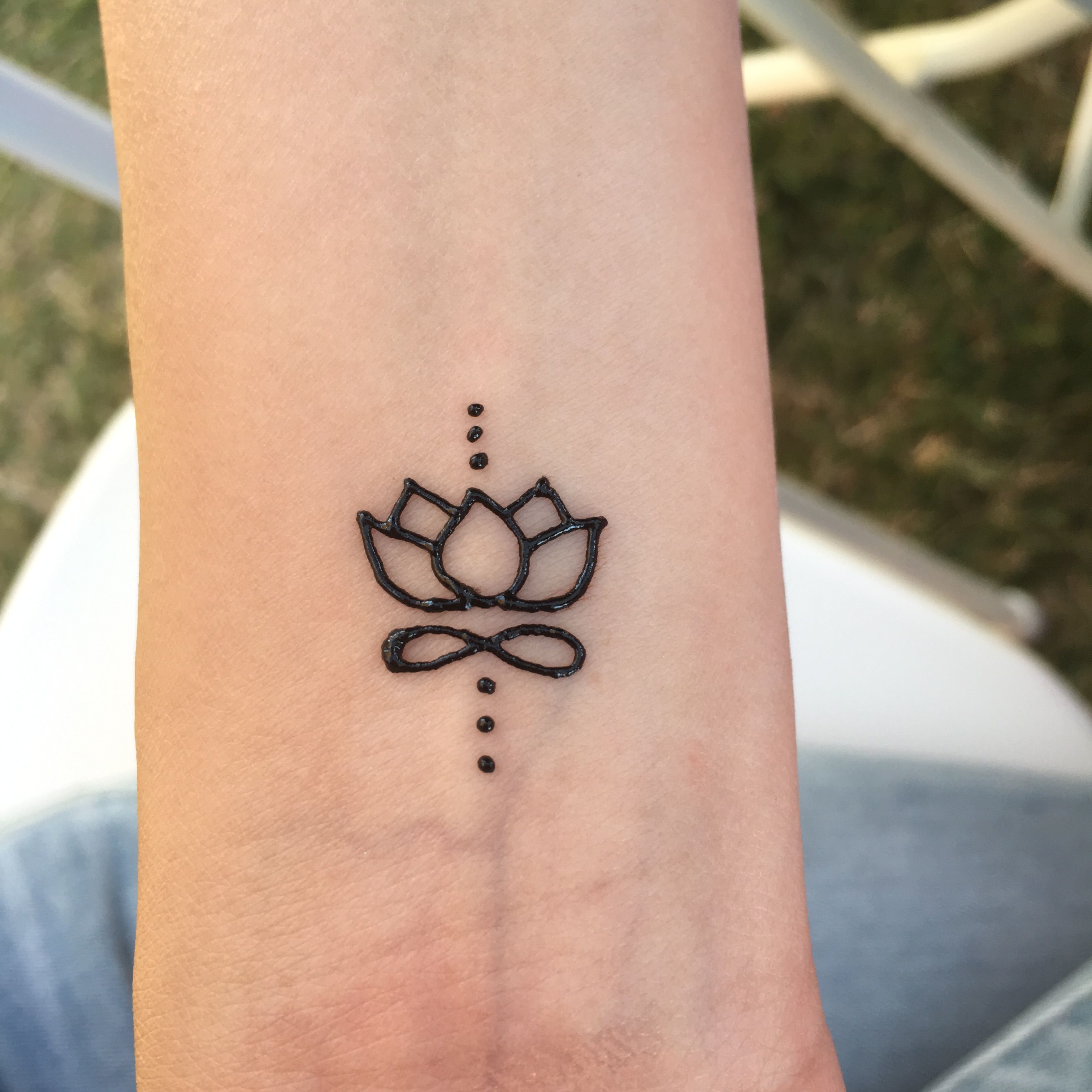 Small Flower Henna Tattoo Designs for Delicate Elegance