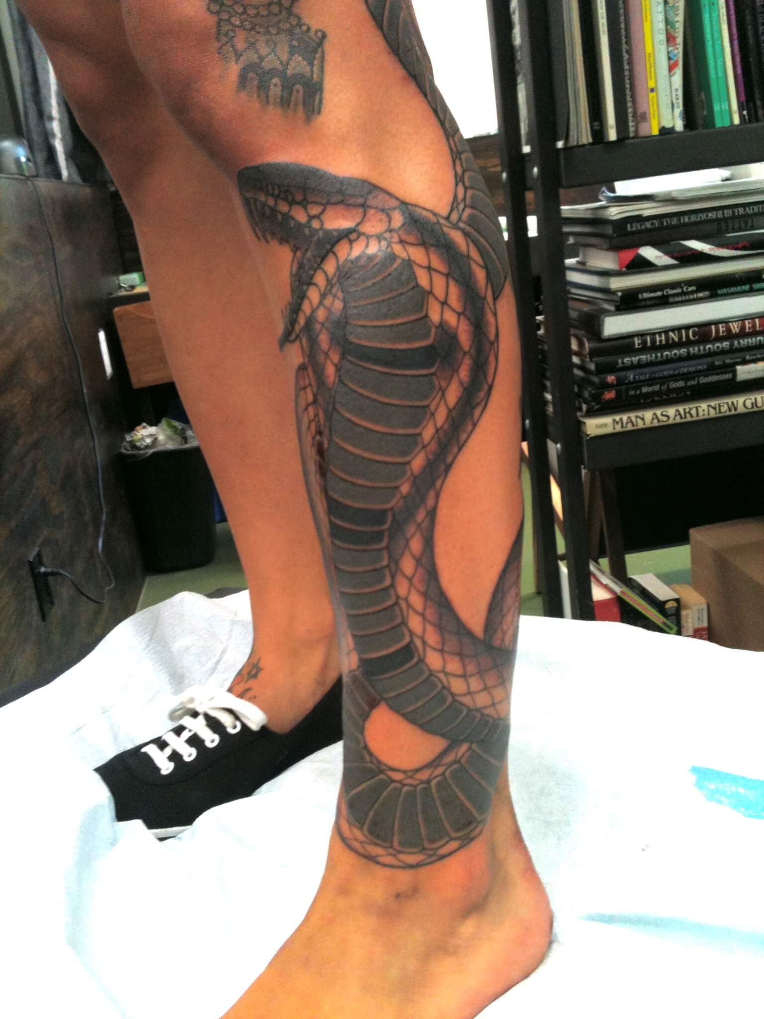 50+ Stunning Snake Leg Tattoo Designs to Inspire You