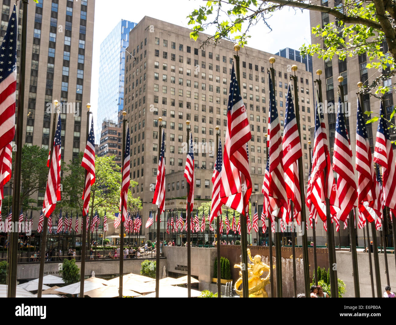 Starry American Flags At Night Rockefeller Center Manhatta Flickr