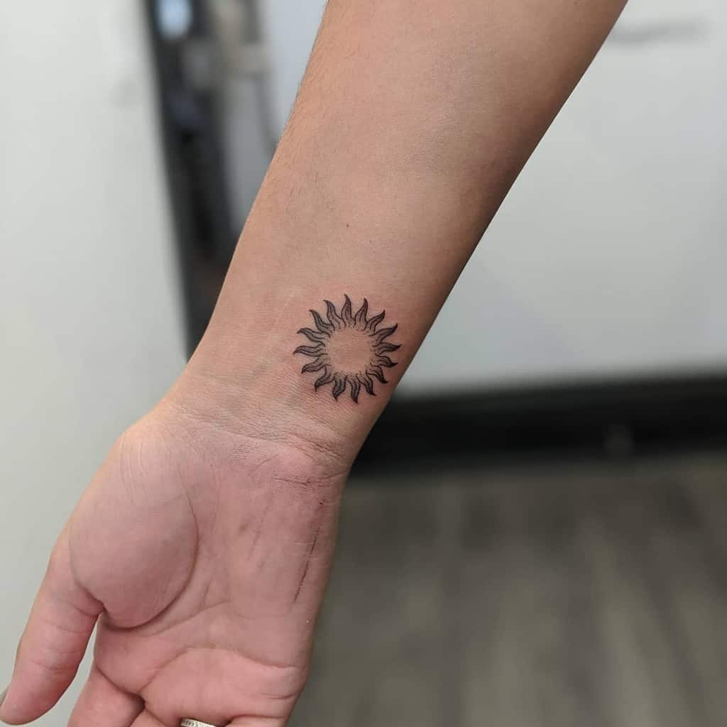 Simple Sun Tattoo Designs: Radiant Body Art Ideas