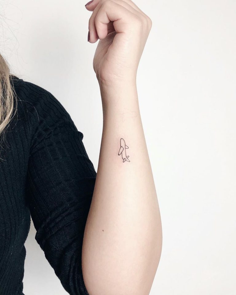 10 Airplane Tattoo Designs for Flight Enthusiasts