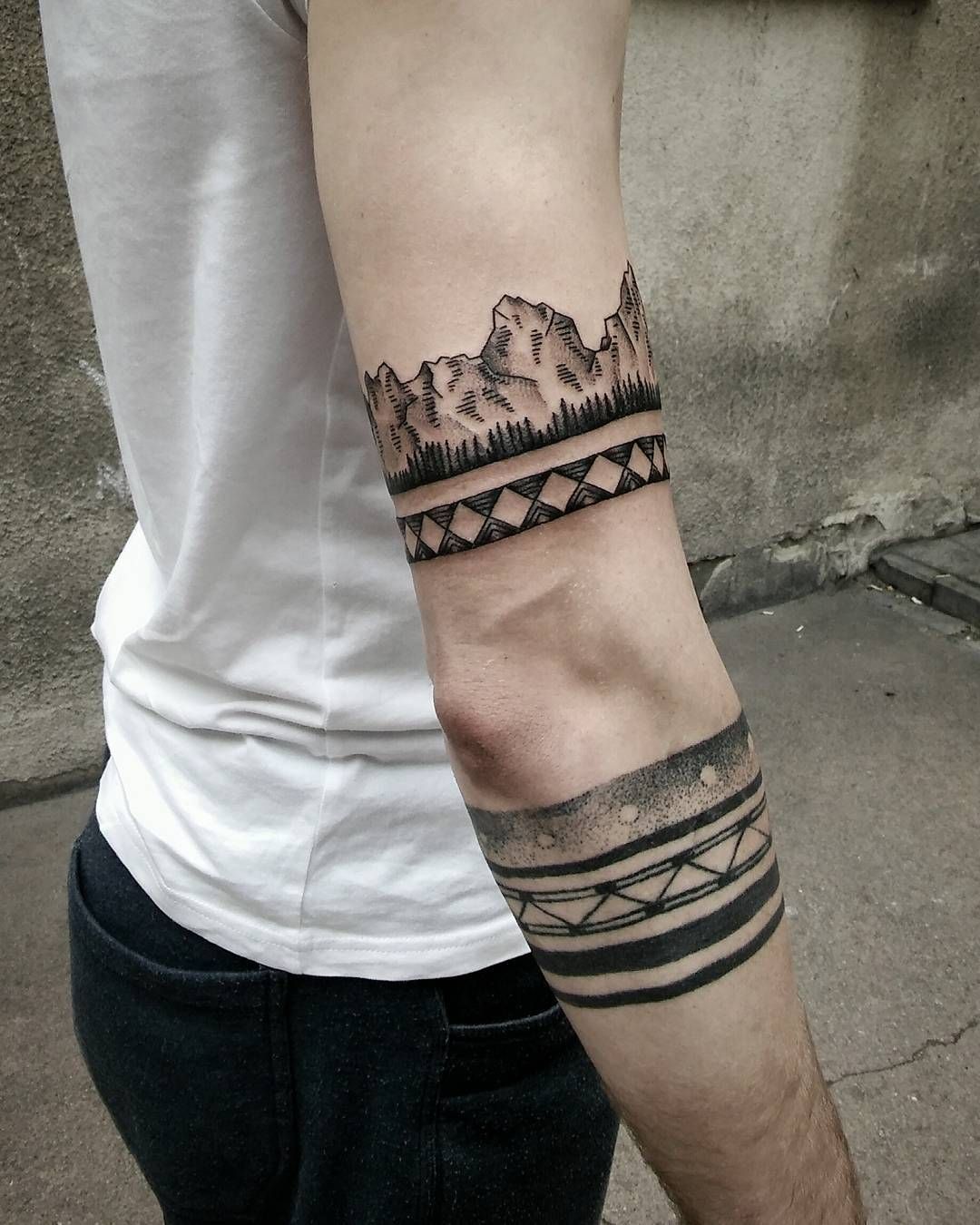 25 Stunning Forearm Sleeve Tattoo Designs for Inspiration