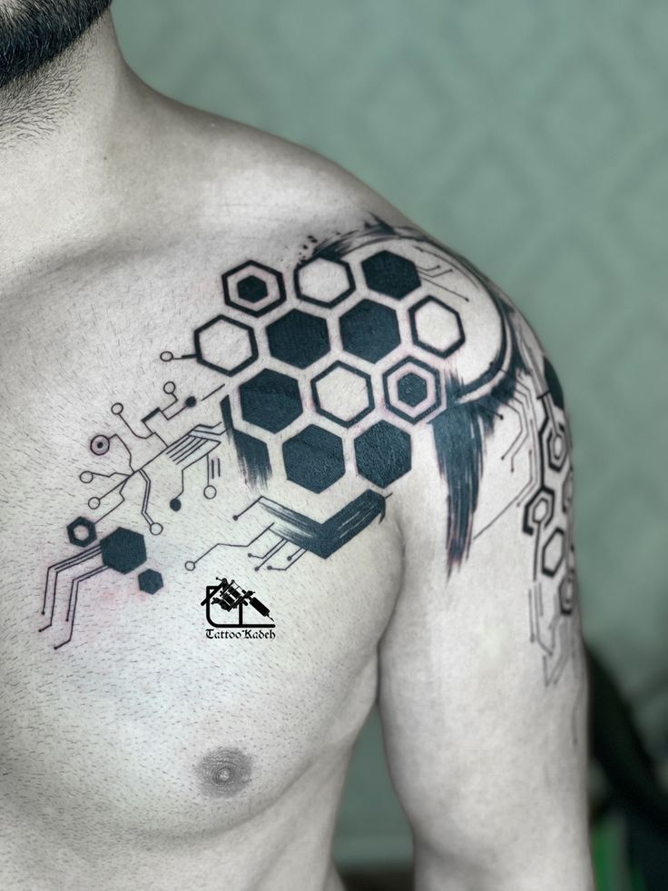 10 Stunning Geometric Tattoo Designs for Men