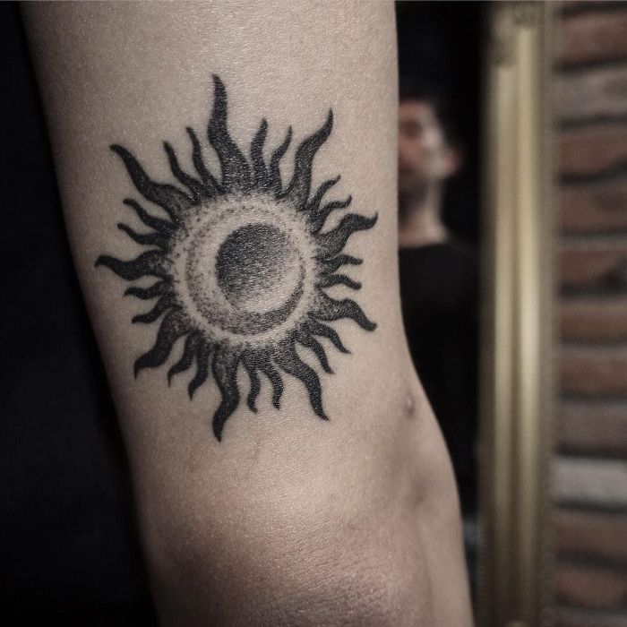 Tattooideas Tattoodesigns Tattoos Sun And Moon Dotwork Moon Tattoo