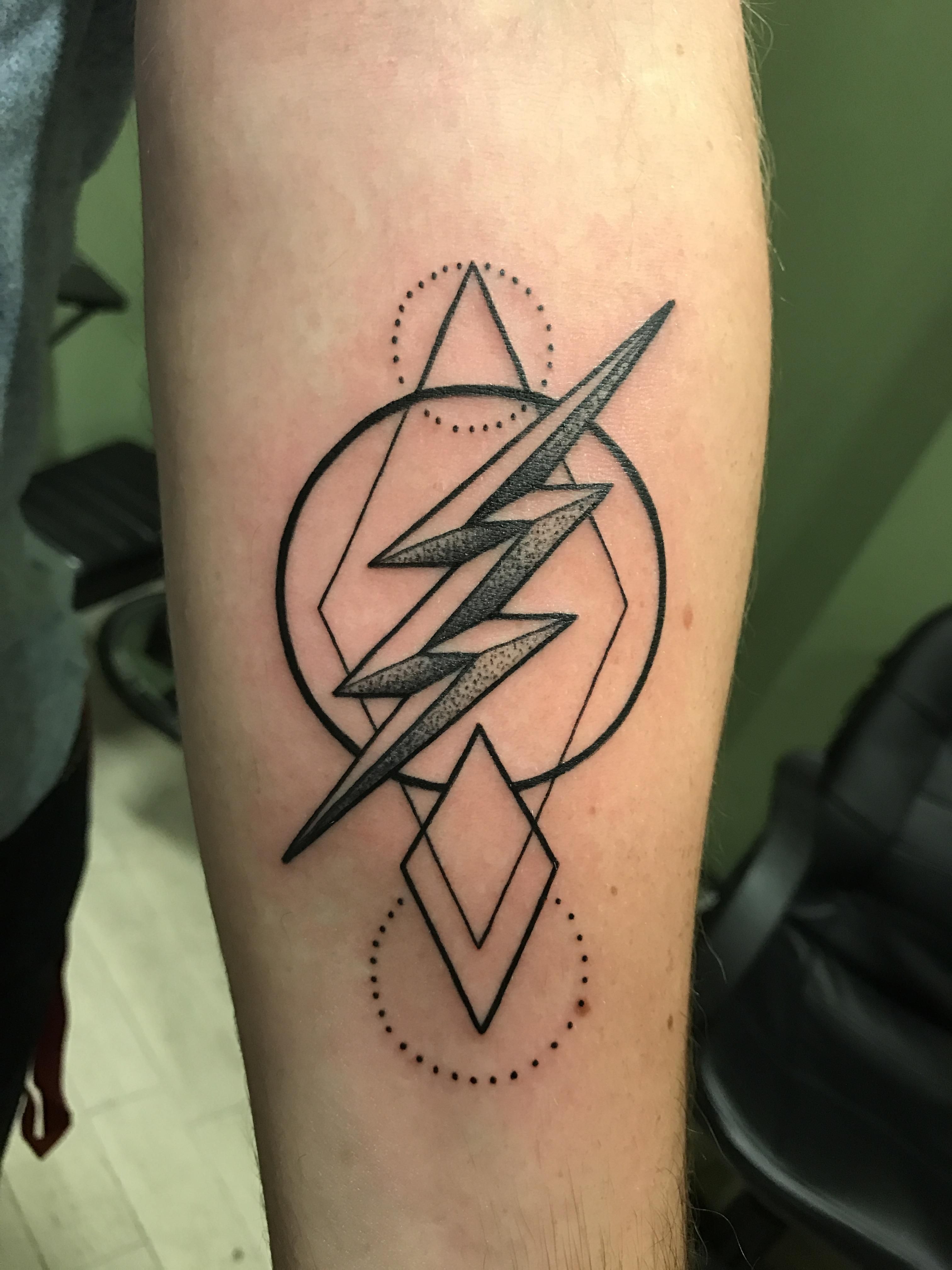 5 Stunning Flash Logo Tattoo Designs for Fans