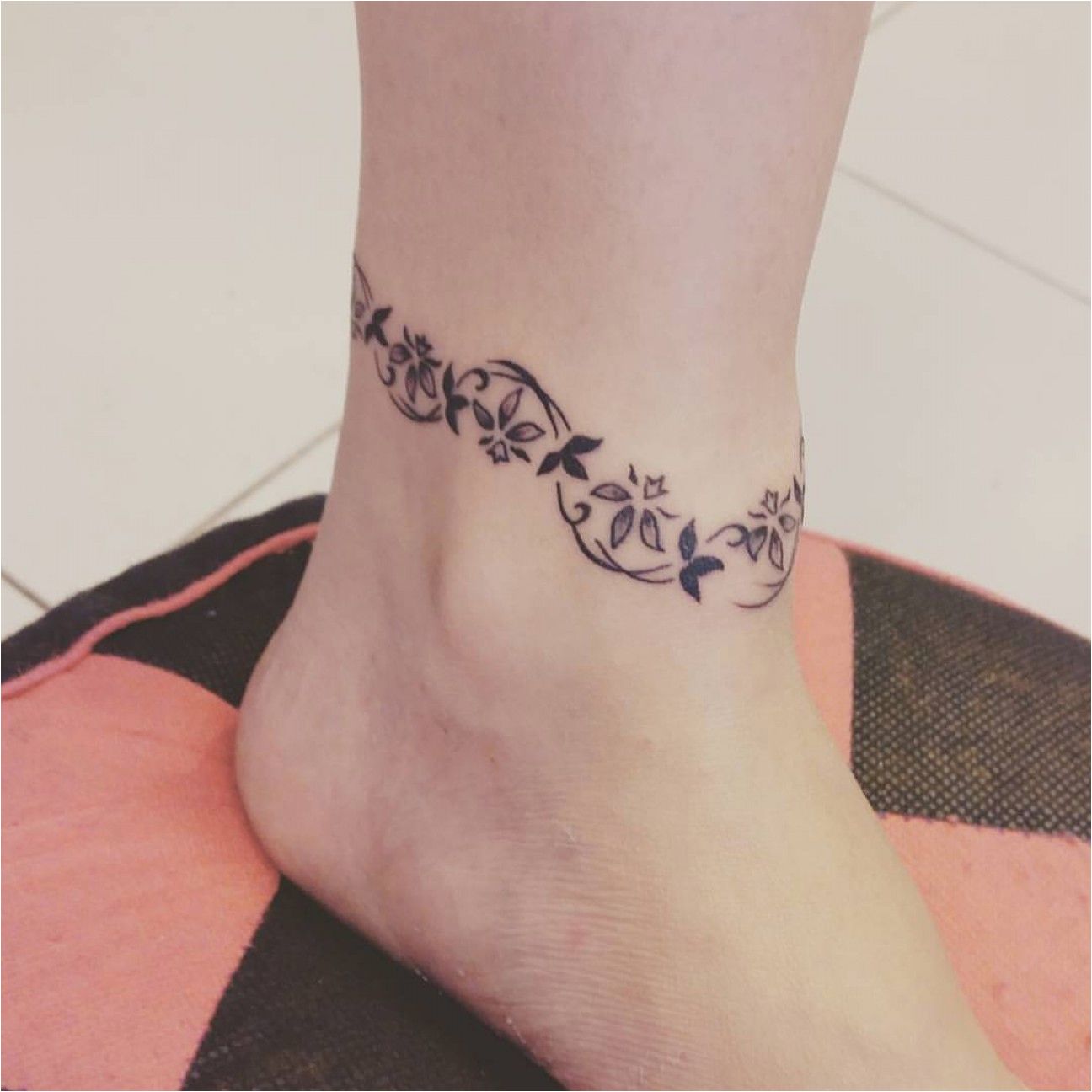 Top More Than 73 Anklet Tattoo Design In Eteachers