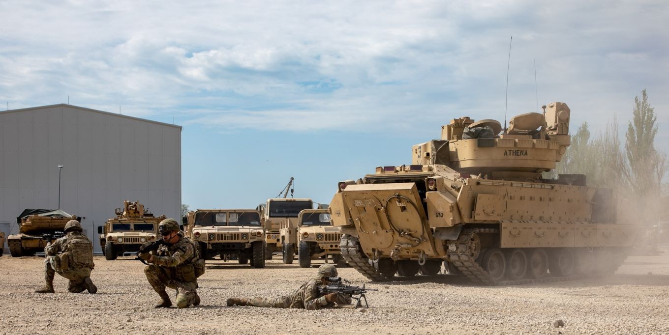 U S Army S Bradley Fighting Vehicle Is The Star Of The Show At Nato Training Autoevolution